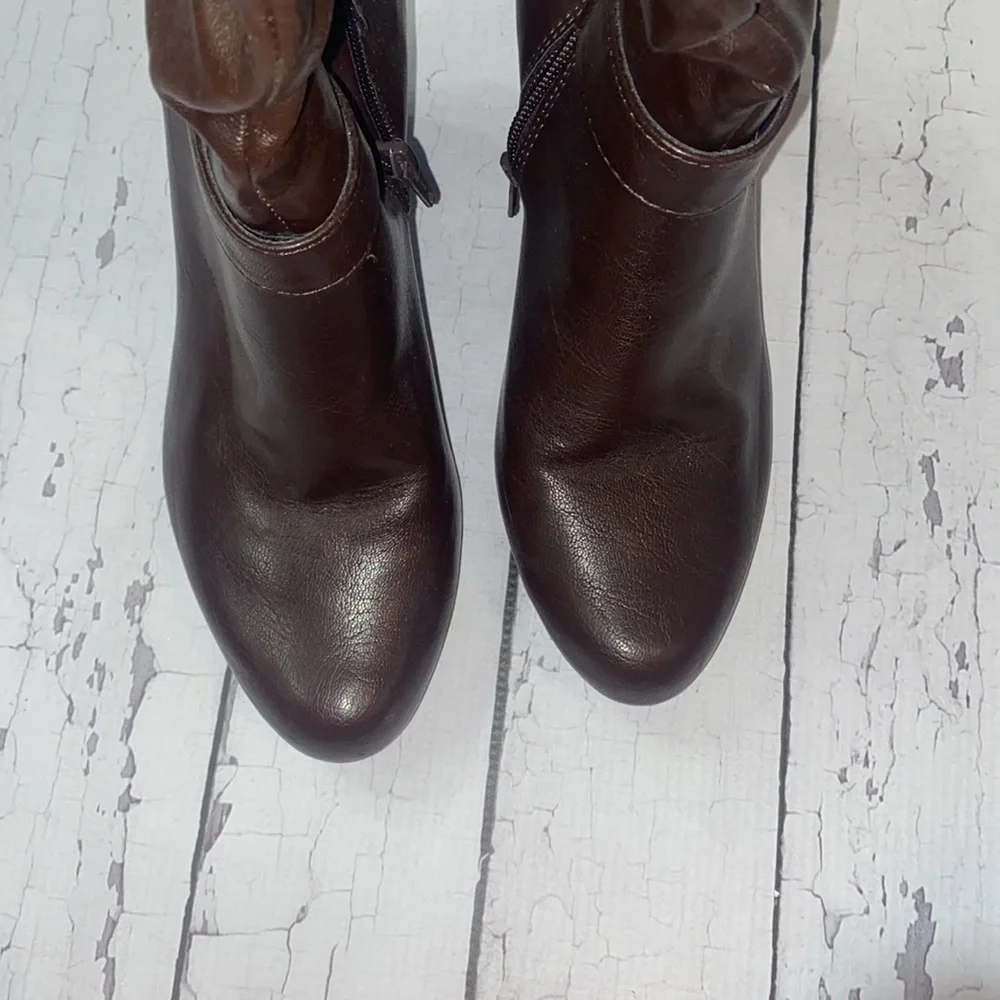 Brown Heel Boots - Picture 2 of 7
